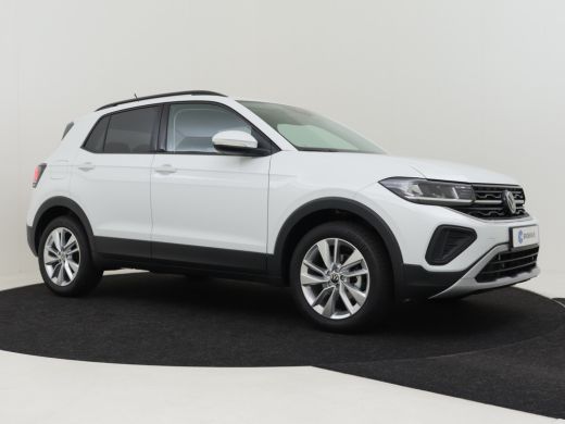 Volkswagen T-Cross Life Edition Inclusief €2000,- inruilvoordeel | 'App-Connect' draadloze smartphone integratie | A... ActivLease financial lease