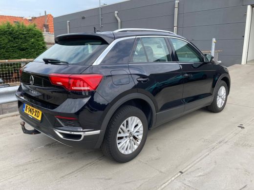 Volkswagen T-Roc 1.0 TSI Style Business 110 pk | Navi | Carplay | Climate ActivLease financial lease