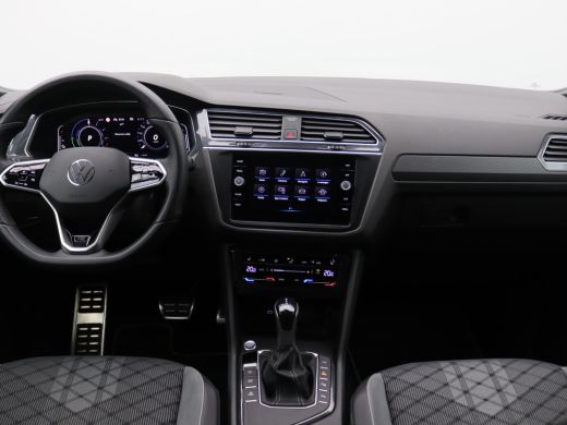Volkswagen Tiguan 1.4 TSI eHybrid R-Line Business 245PK DSG Trekhaak, LED-Matrix, Elek. achterklep, 20" Suzuka velg... ActivLease financial lease