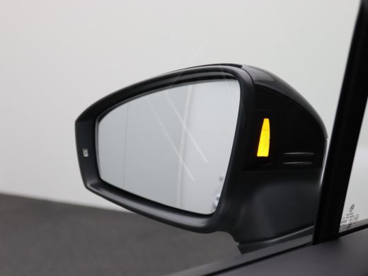 Volkswagen Tiguan 1.4 TSI eHybrid R-Line Business 245PK DSG Trekhaak, LED-Matrix, Elek. achterklep, 20" Suzuka velg... ActivLease financial lease