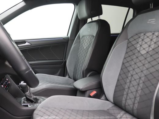 Volkswagen Tiguan 1.4 TSI eHybrid R-Line Business 245PK DSG Trekhaak, LED-Matrix, Elek. achterklep, 20" Suzuka velg... ActivLease financial lease