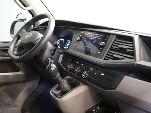 Volkswagen Transporter 2.0 TDI L2 BPM VRIJ! Imperiaal/ Carplay/ Airco/ Cruise/ PDC/ Trekhaak ActivLease financial lease