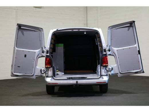 Volkswagen Transporter 2.0 TDI L2 H1 Airco Navigatie Trekhaak ActivLease financial lease