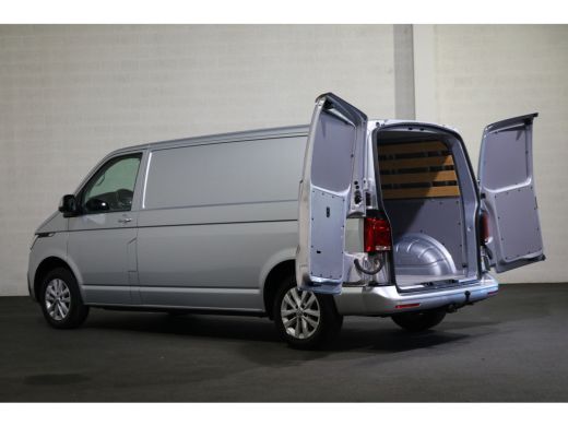 Volkswagen Transporter 2.0 TDI L2 H1 Airco Navigatie Trekhaak ActivLease financial lease