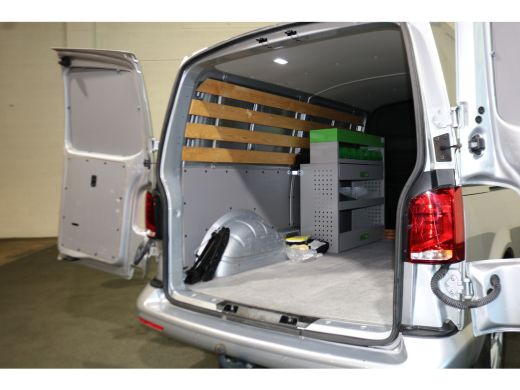 Volkswagen Transporter 2.0 TDI L2 H1 Airco Navigatie Trekhaak ActivLease financial lease