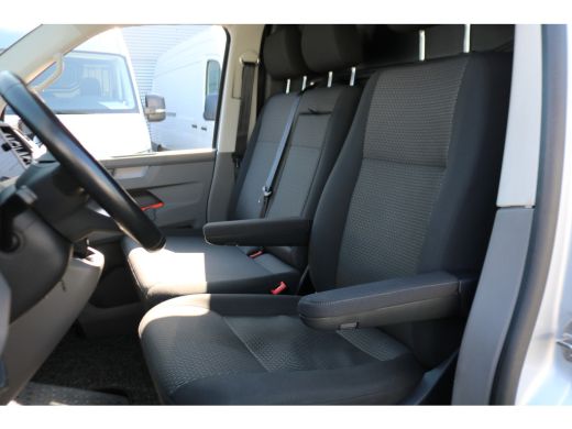 Volkswagen Transporter 2.0 TDI L2 H1 Airco Navigatie Trekhaak ActivLease financial lease
