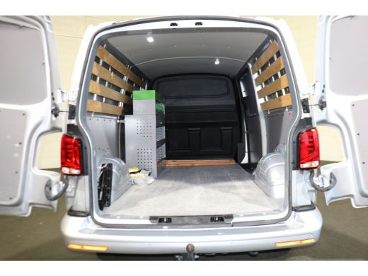 Volkswagen Transporter 2.0 TDI L2 H1 Airco Navigatie Trekhaak ActivLease financial lease