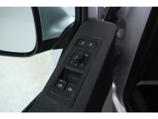 Volkswagen Transporter 2.0 TDI L2 H1 Highline Automaat, Leer, Navigatie, Climate, ActivLease financial lease