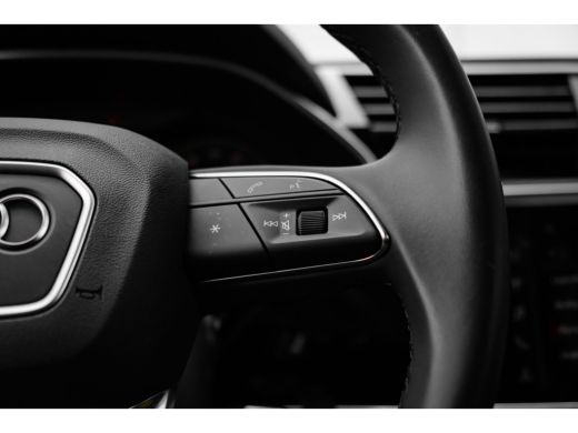 Audi Q3 45 TFSI e Advanced edition | Achteruitrijcamera | Stoelverwarming | Adaptieve Cruise Control | Le... ActivLease financial lease