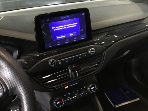 Ford Focus 1.0EB 155PK ST-LINE X | NL AUTO! | 1 EIGENAAR | TREKHAAK | PARK SENS V+A | CRUISE | WINTERPACK | ... ActivLease financial lease