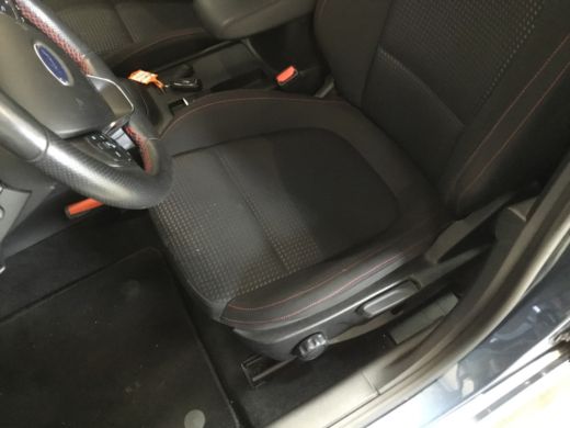 Ford Focus 1.0EB 155PK ST-LINE X | NL AUTO! | 1 EIGENAAR | TREKHAAK | PARK SENS V+A | CRUISE | WINTERPACK | ... ActivLease financial lease