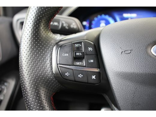 Ford Focus 1.0EB Hybrid ST Line X | NL AUTO! | DEALER OH! | WINTERPACK | AFN. TREKHAAK | CAMERA | EL. ACHTER... ActivLease financial lease