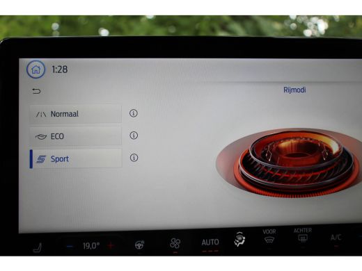 Ford Focus 1.0EB Hybrid ST Line X | NL AUTO! | DEALER OH! | WINTERPACK | AFN. TREKHAAK | CAMERA | EL. ACHTER... ActivLease financial lease