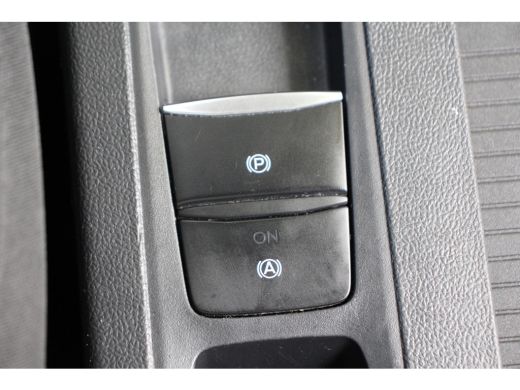 Ford Focus 1.0EB Hybrid ST Line X | NL AUTO! | DEALER OH! | WINTERPACK | AFN. TREKHAAK | CAMERA | EL. ACHTER... ActivLease financial lease