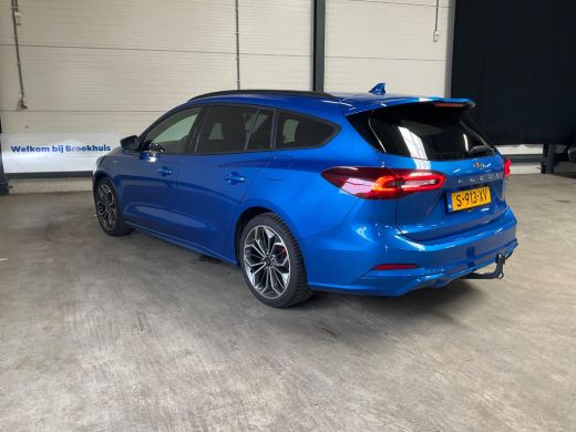 Ford Focus 1.0EB Hybrid ST Line X | NL AUTO! | DEALER OH! | WINTERPACK | AFN. TREKHAAK | CAMERA | EL. ACHTER... ActivLease financial lease