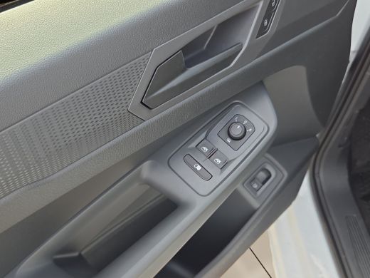 Ford Transit Connect 1.5 EcoBoost PHEV L1 Trend | Houten vloer in laadruimte | Parkeersensor voor en achter | Trekhaak ActivLease financial lease