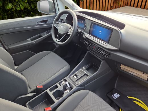 Ford Transit Connect 1.5 EcoBoost PHEV L1 Trend | Houten vloer in laadruimte | Parkeersensor voor en achter | Trekhaak ActivLease financial lease
