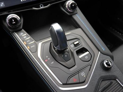 Lynk & Co 01 1.5 Plug-in Hybrid 261PK Aut. panoramadak, zwarte hemel, 360 gr. camera, stuur/stoelverwarming, k... ActivLease financial lease