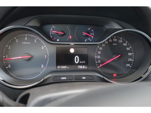 Opel Crossland X 1.2 Turbo Innovation | 11.000 KM ! | Camera | Cruise | PDC V+A | Led | 16'' LMV | Keyless | 11.00... ActivLease financial lease