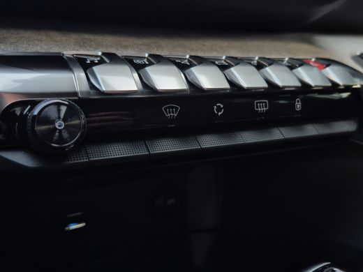 Peugeot 3008 1.2 PureTech GT ActivLease financial lease