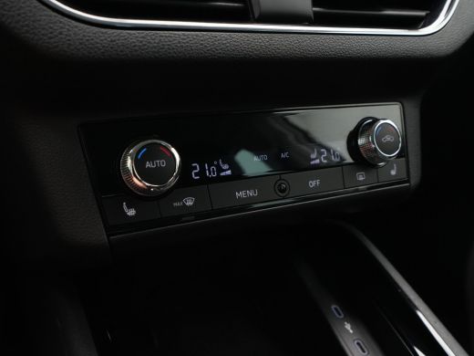 Skoda Scala 1.0 TSI 115pk First Edition clima trekhaak 17'lm parkeersensors stoelverwarming ActivLease financial lease