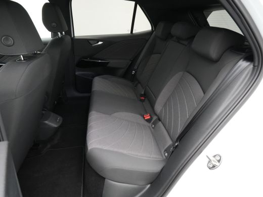 Volkswagen ID.3 Pure Oranje Edition 52 kWh Camera 19"velgen Privacy Glass navigatie Led 181 ActivLease financial lease