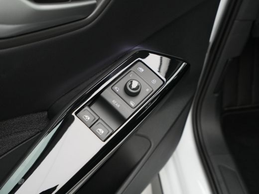 Volkswagen ID.3 Pure Oranje Edition 52 kWh Camera 19"velgen Privacy Glass navigatie Led 181 ActivLease financial lease