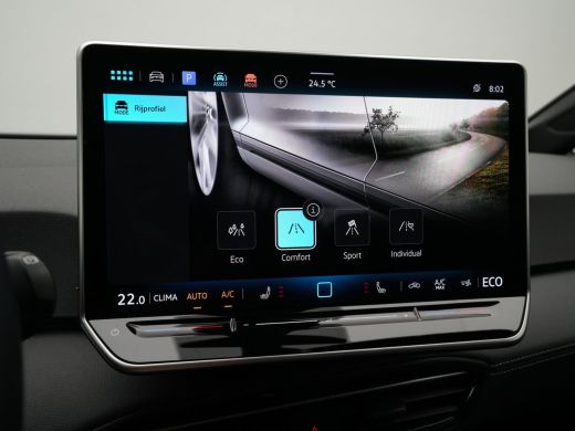 Volkswagen ID.3 Pure Oranje Edition 52 kWh Camera 19"velgen Privacy Glass navigatie Led 181 ActivLease financial lease