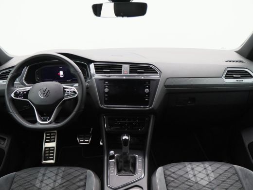 Volkswagen Tiguan 1.4 TSi 245 Pk Automaat eHybrid R-Line Business+ | Black Style | Matrix LED | Elektrische Achterk... ActivLease financial lease