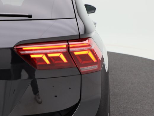 Volkswagen Tiguan 1.4 TSi 245 Pk Automaat eHybrid R-Line Business+ | Black Style | Matrix LED | Elektrische Achterk... ActivLease financial lease