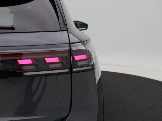 Volkswagen Tiguan 1.5 eHybrid 272 Pk Automaat R-Line Edition | Panorama Dak | Trekhaak | Massage Stoelen | Camera |... ActivLease financial lease