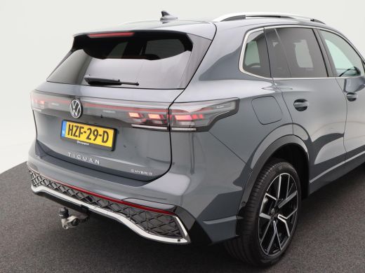 Volkswagen Tiguan 1.5 eHybrid 272 Pk Automaat R-Line Edition | Panorama Dak | Trekhaak | Massage Stoelen | Camera |... ActivLease financial lease