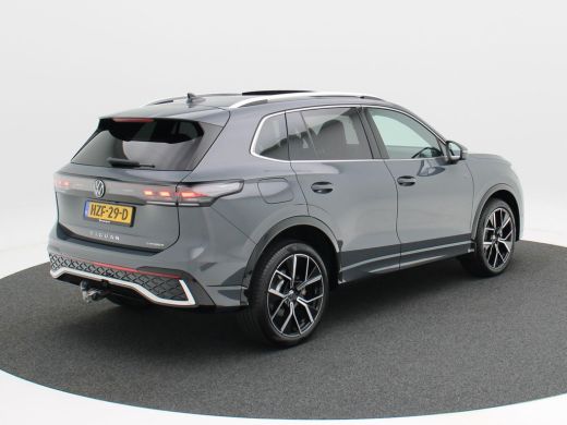 Volkswagen Tiguan 1.5 eHybrid 272 Pk Automaat R-Line Edition | Panorama Dak | Trekhaak | Massage Stoelen | Camera |... ActivLease financial lease