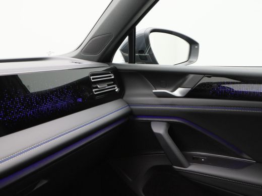 Volkswagen Tiguan 1.5 eHybrid 272 Pk Automaat R-Line Edition | Panorama Dak | Trekhaak | Massage Stoelen | Camera |... ActivLease financial lease