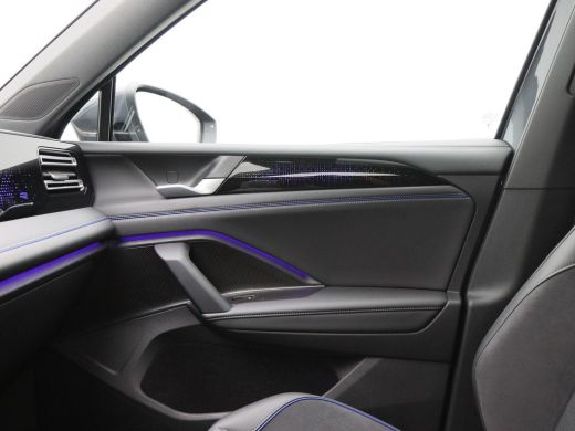 Volkswagen Tiguan 1.5 eHybrid 272 Pk Automaat R-Line Edition | Panorama Dak | Trekhaak | Massage Stoelen | Camera |... ActivLease financial lease