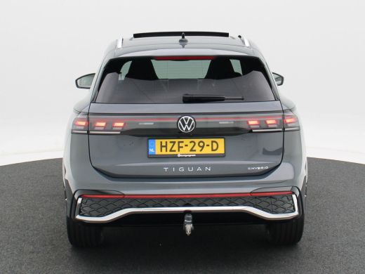 Volkswagen Tiguan 1.5 eHybrid 272 Pk Automaat R-Line Edition | Panorama Dak | Trekhaak | Massage Stoelen | Camera |... ActivLease financial lease