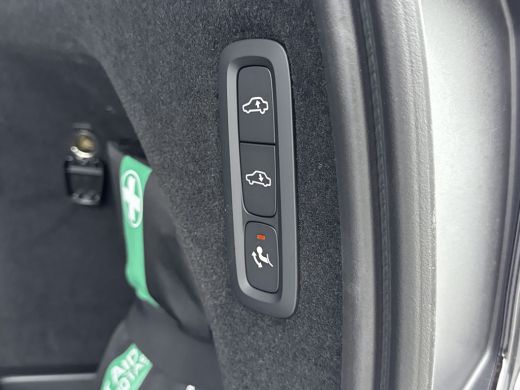 Volvo  XC90 T8 AWD Plug-in Ultra Dark NEW MODEL | Trekhaak | Nappa Leder | Luchtvering | Stoelventilatie - ve... ActivLease financial lease