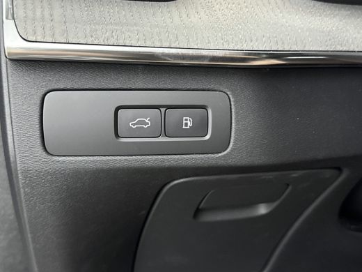 Volvo  XC90 T8 AWD Plug-in Ultra Dark NEW MODEL | Trekhaak | Nappa Leder | Luchtvering | Stoelventilatie - ve... ActivLease financial lease