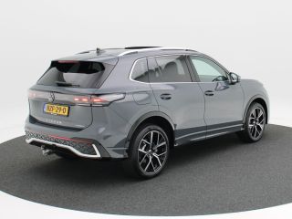 Volkswagen Tiguan 1.5 eHybrid 272 Pk Automaat R-Line Edition | Panorama Dak | Trekhaak | Massage Stoelen | Camera |...