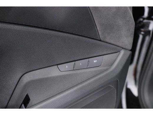 Audi e-tron 55 quattro S edition 95 kWh | Open Dak | Valcona | LED | Camera | Virtual | Memory | Cruise Adapt... ActivLease financial lease
