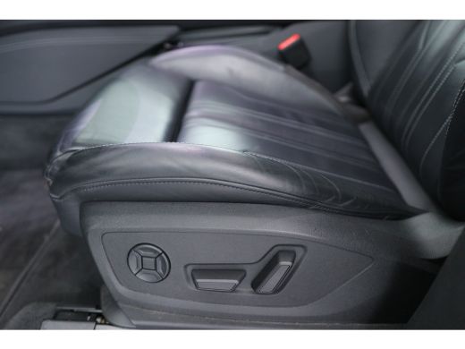 Audi e-tron 55 quattro S edition 95 kWh | Open Dak | Valcona | LED | Camera | Virtual | Memory | Cruise Adapt... ActivLease financial lease