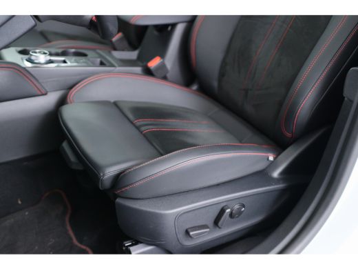 Ford Kuga 2.5 PHEV ST-Line X | 1e Eigenaar! | Open Dak | Winter pack | Camera | LED | 19'' Lichtmetalen vel... ActivLease financial lease