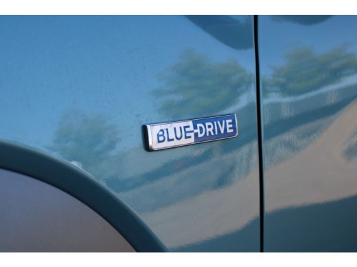 Hyundai Kona EV Premium 64 kWh | Elektrisch verstelbare bestuurdersstoel | Stoel ventilatie voor | Warmtepomp ActivLease financial lease
