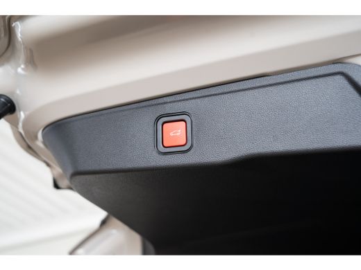 Jeep Avenger Summit 54 kWh | Infotainment Pakket | Winterpakket | Warmtepomp | Camera | Navigatie | 18 Inch Li... ActivLease financial lease