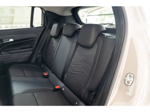 Jeep Avenger Summit 54 kWh | Infotainment Pakket | Winterpakket | Warmtepomp | Camera | Navigatie | 18 Inch Li... ActivLease financial lease