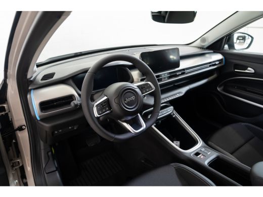Jeep Avenger Summit 54 kWh | Infotainment Pakket | Winterpakket | Warmtepomp | Camera | Navigatie | 18 Inch Li... ActivLease financial lease