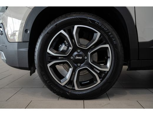 Jeep Avenger Summit 54 kWh | Infotainment Pakket | Winterpakket | Warmtepomp | Camera | Navigatie | 18 Inch Li... ActivLease financial lease