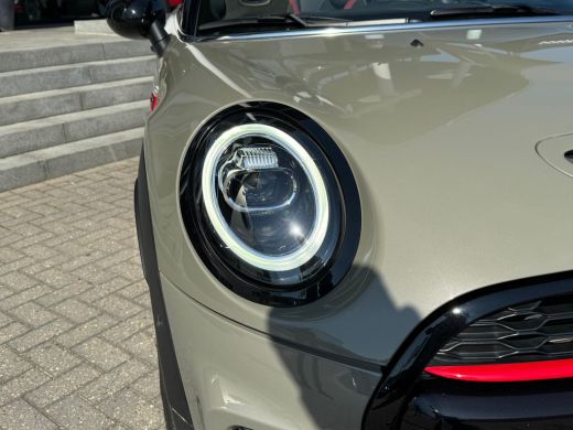 Mini Cooper Cabrio 2.0 231PK John Cooper Works Chili | ALLE Opties | H&K audio | Head-Up | 100% Dealer Onderhouden! ... ActivLease financial lease