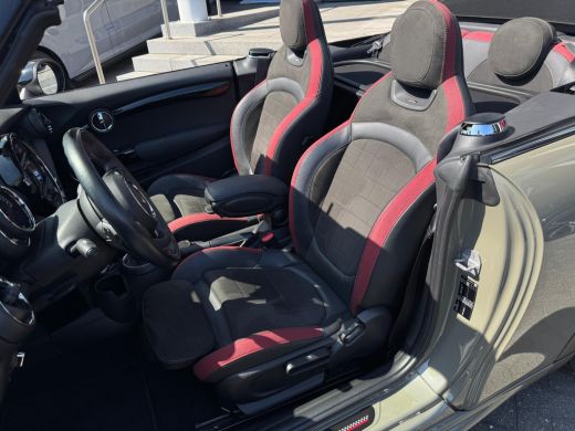Mini Cooper Cabrio 2.0 231PK John Cooper Works Chili | ALLE Opties | H&K audio | Head-Up | 100% Dealer Onderhouden! ... ActivLease financial lease
