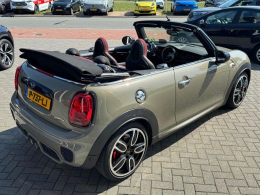 Mini Cooper Cabrio 2.0 231PK John Cooper Works Chili | ALLE Opties | H&K audio | Head-Up | 100% Dealer Onderhouden! ... ActivLease financial lease